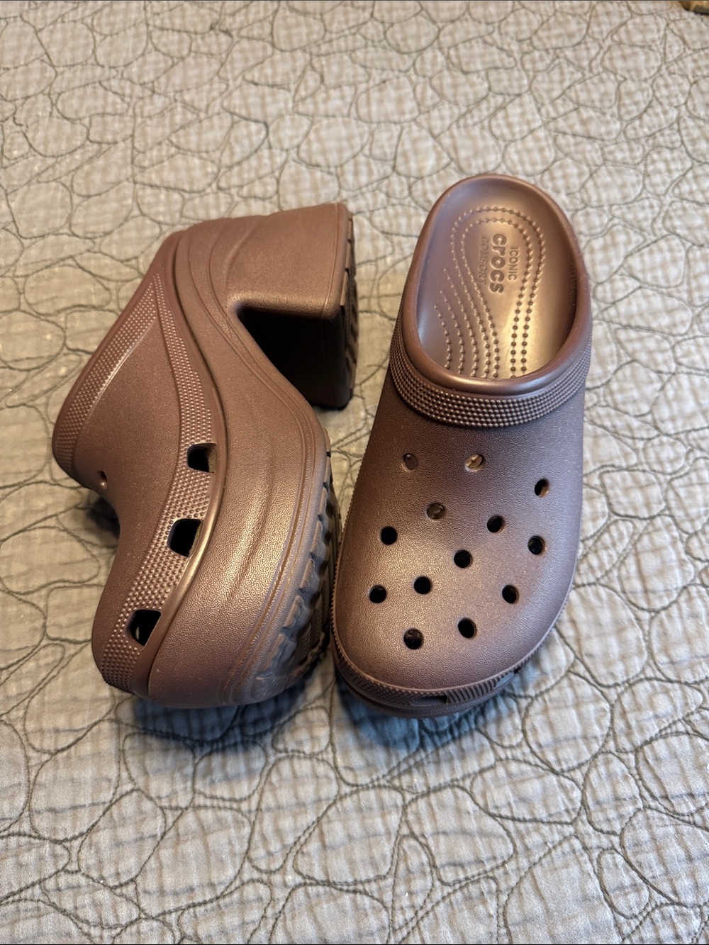 CROCS Siren Platform Clogs in Mocha